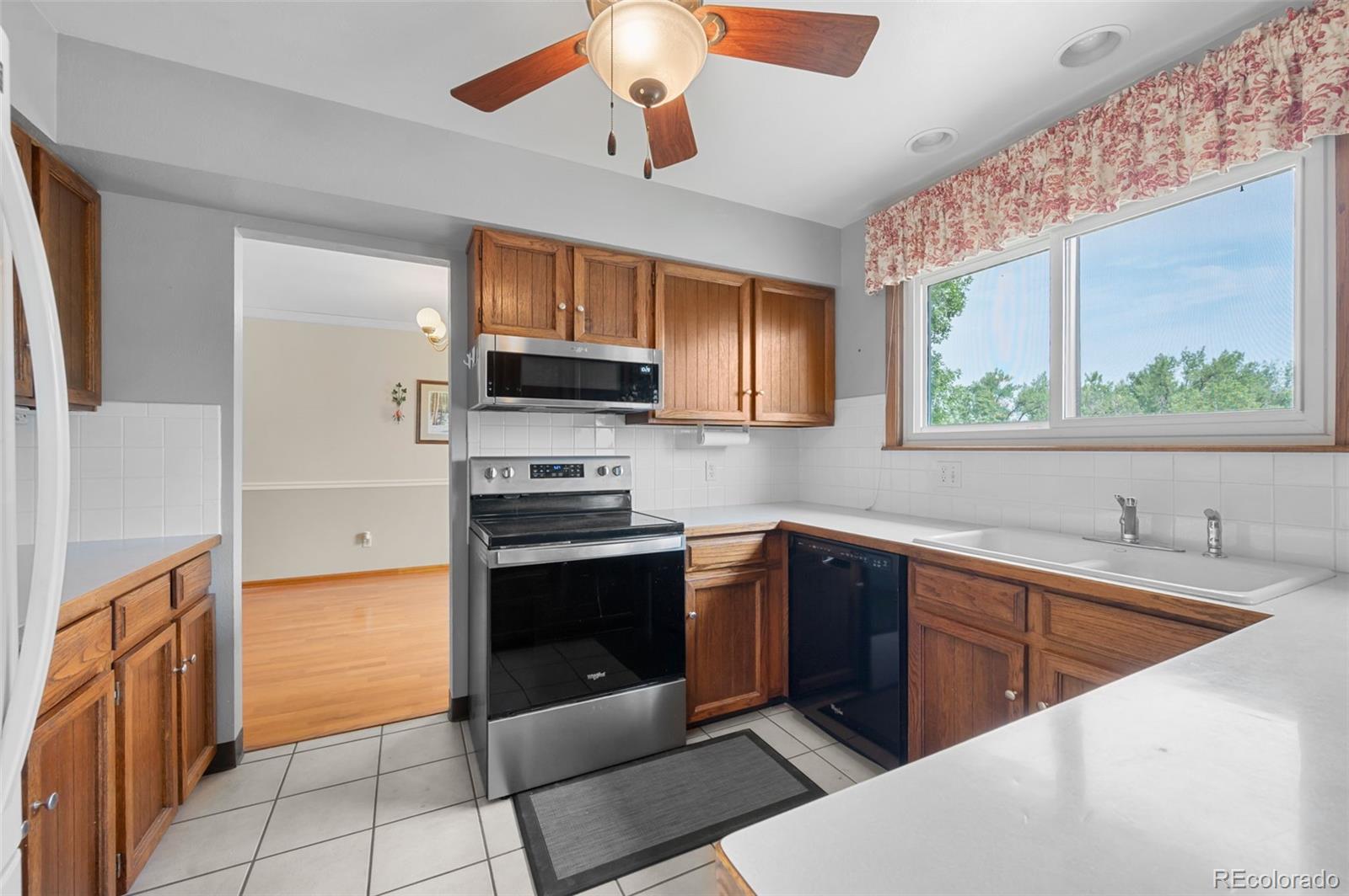 MLS Image #10 for 10160  lee street,broomfield, Colorado