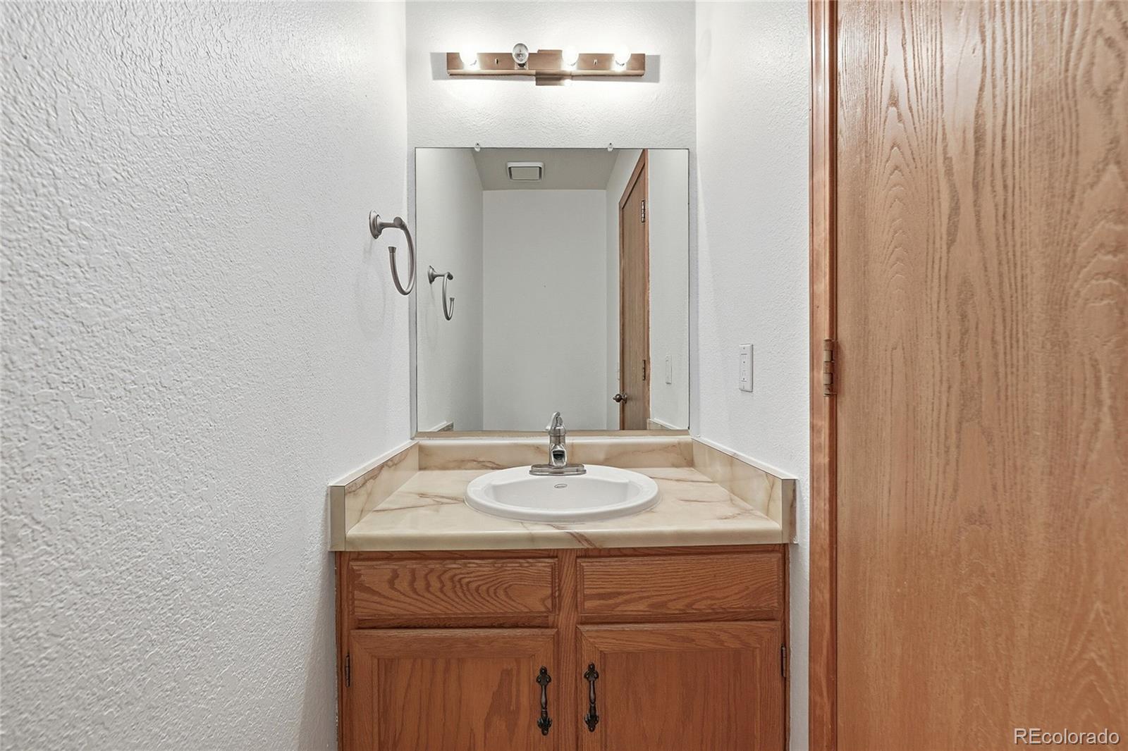 MLS Image #10 for 2849 e 102nd avenue,denver, Colorado