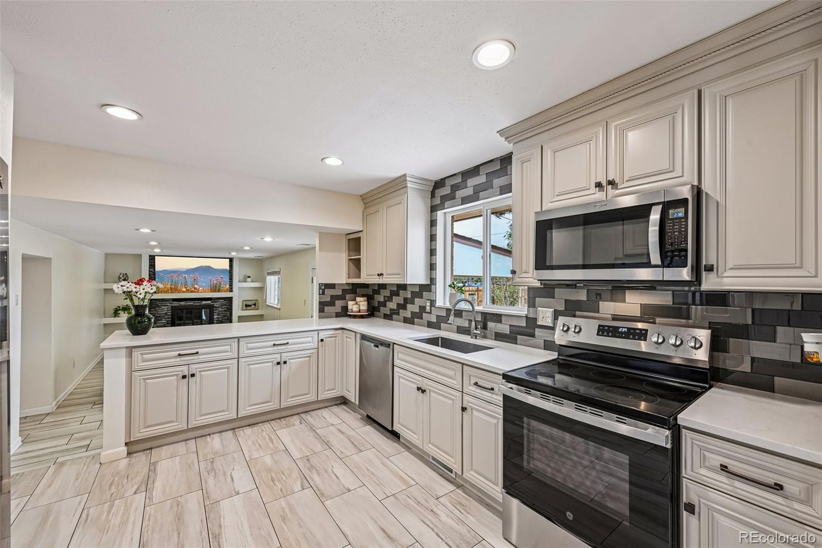 MLS Image #12 for 392  zion street,aurora, Colorado
