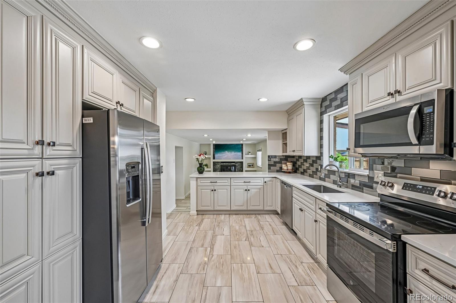 MLS Image #13 for 392  zion street,aurora, Colorado