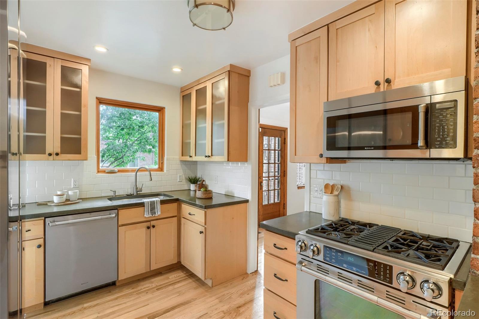MLS Image #11 for 1200  hudson street,denver, Colorado