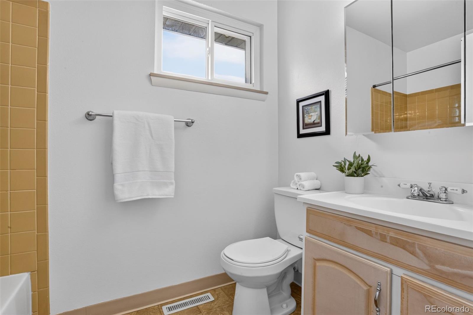 MLS Image #11 for 9964  orangewood drive ,denver, Colorado