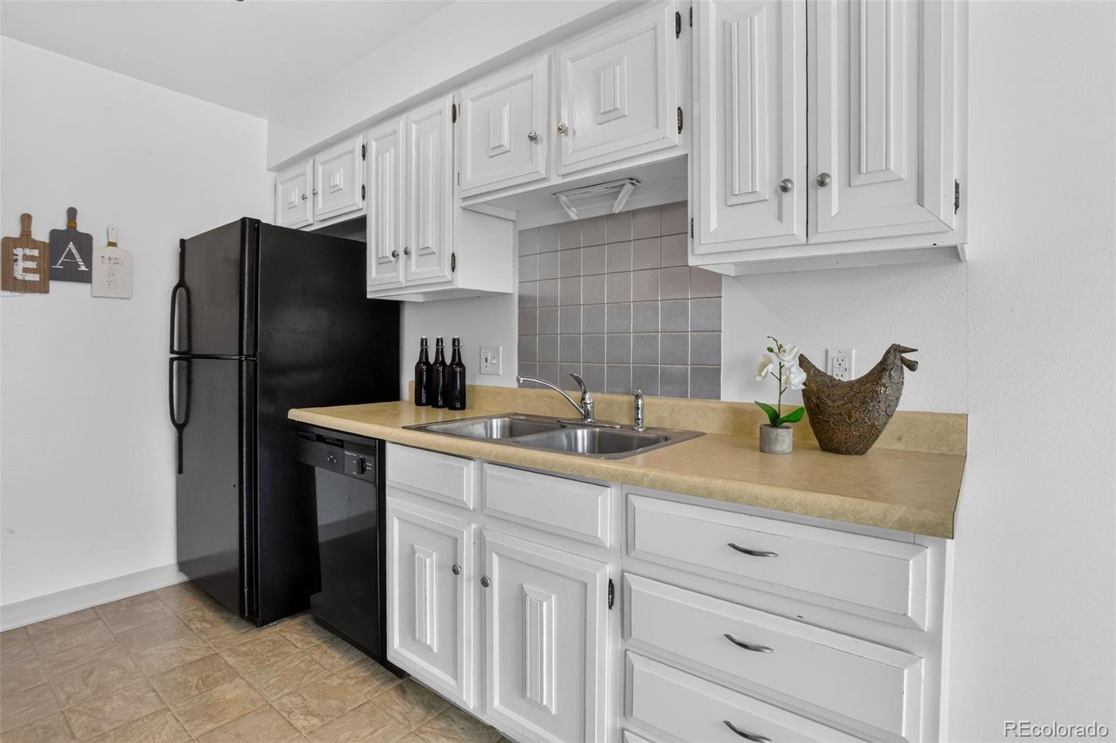 MLS Image #6 for 9964  orangewood drive ,denver, Colorado