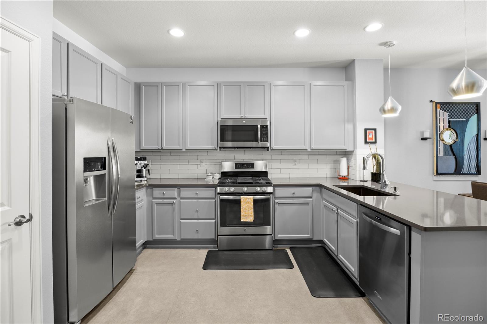 MLS Image #10 for 562 e dry creek place,littleton, Colorado