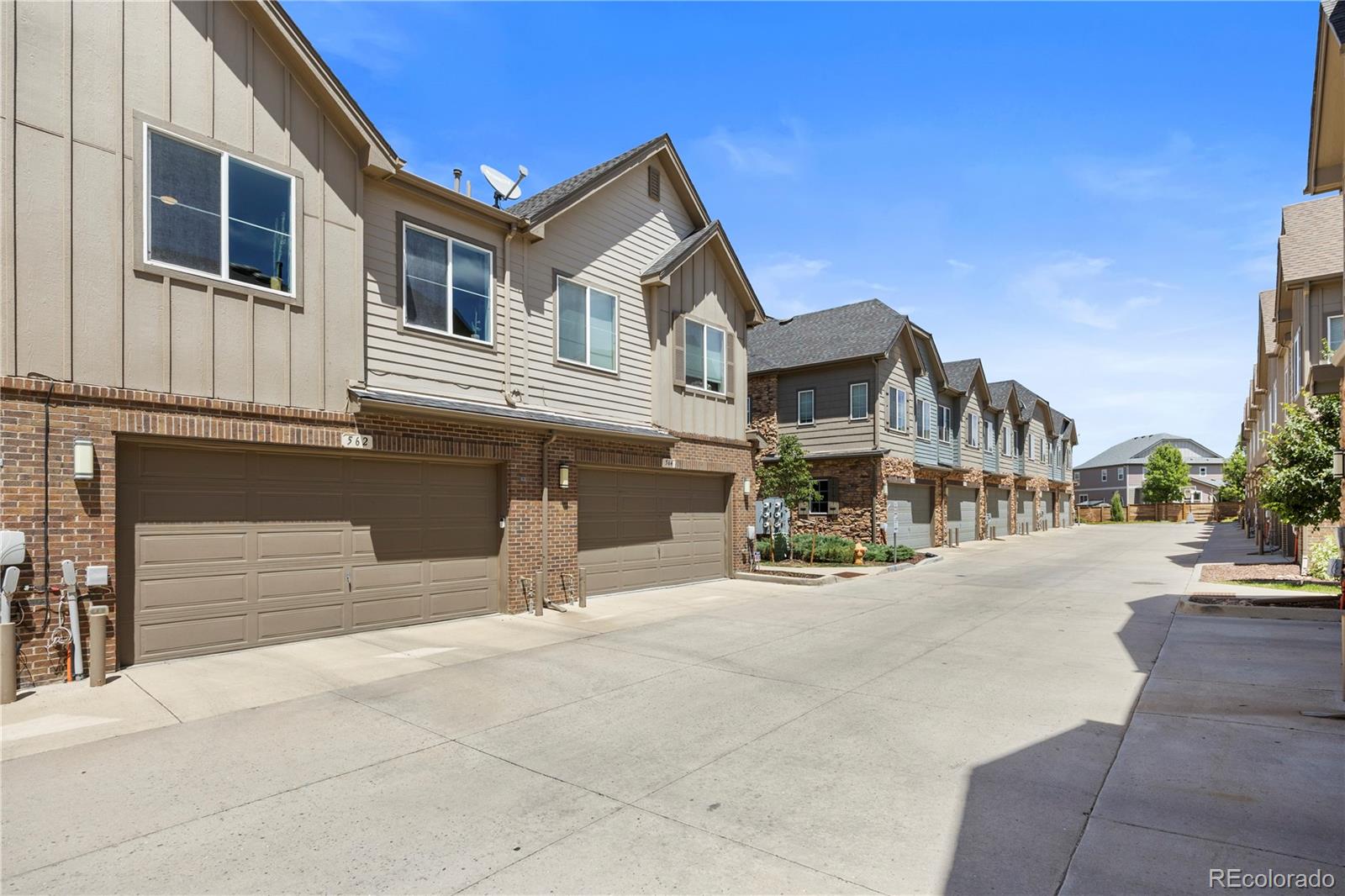 MLS Image #15 for 562 e dry creek place,littleton, Colorado