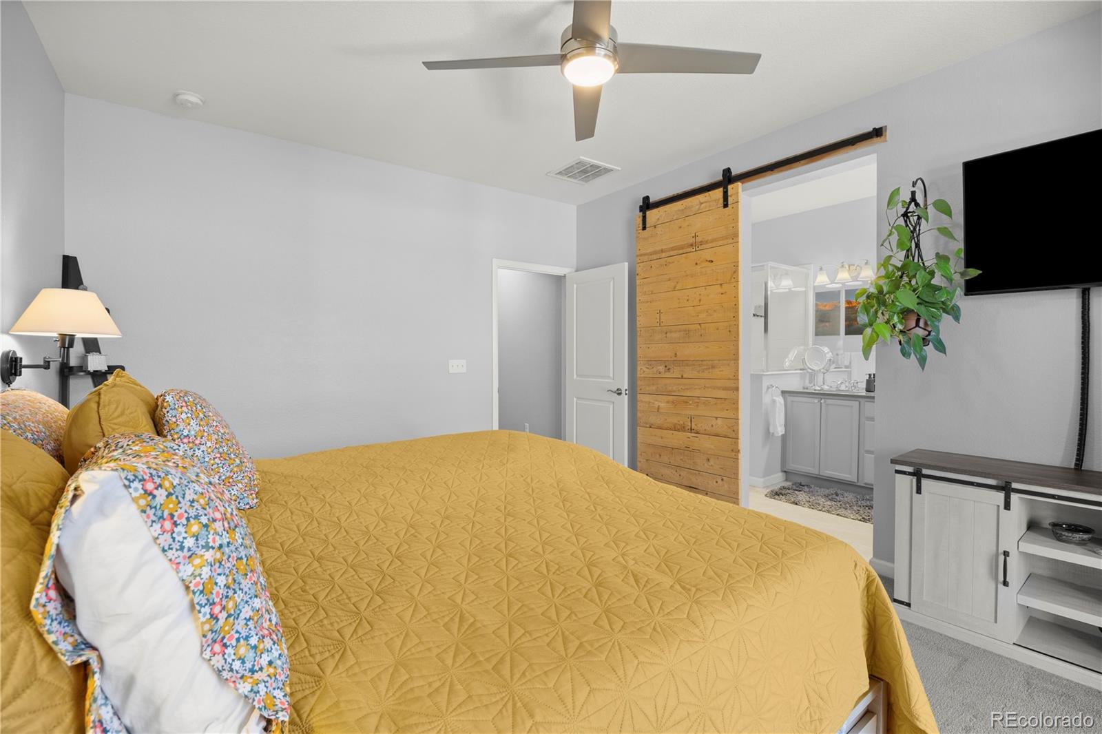 MLS Image #17 for 562 e dry creek place,littleton, Colorado