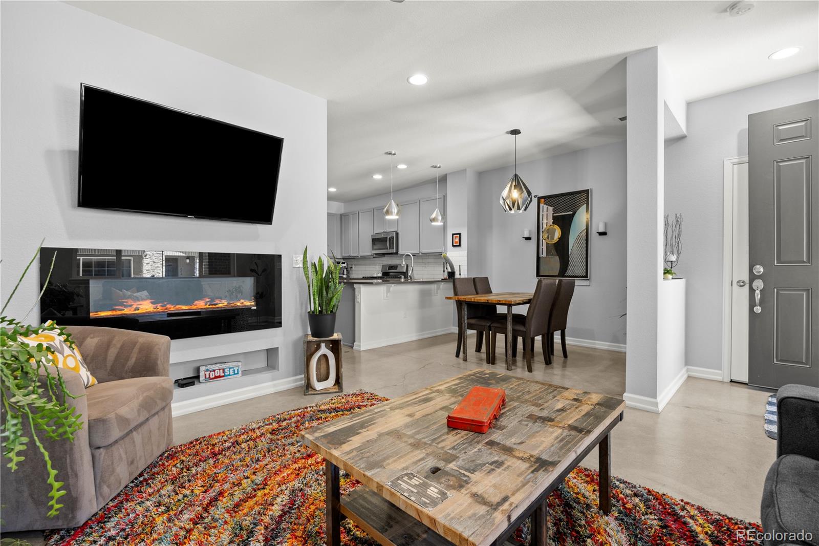 MLS Image #7 for 562 e dry creek place,littleton, Colorado