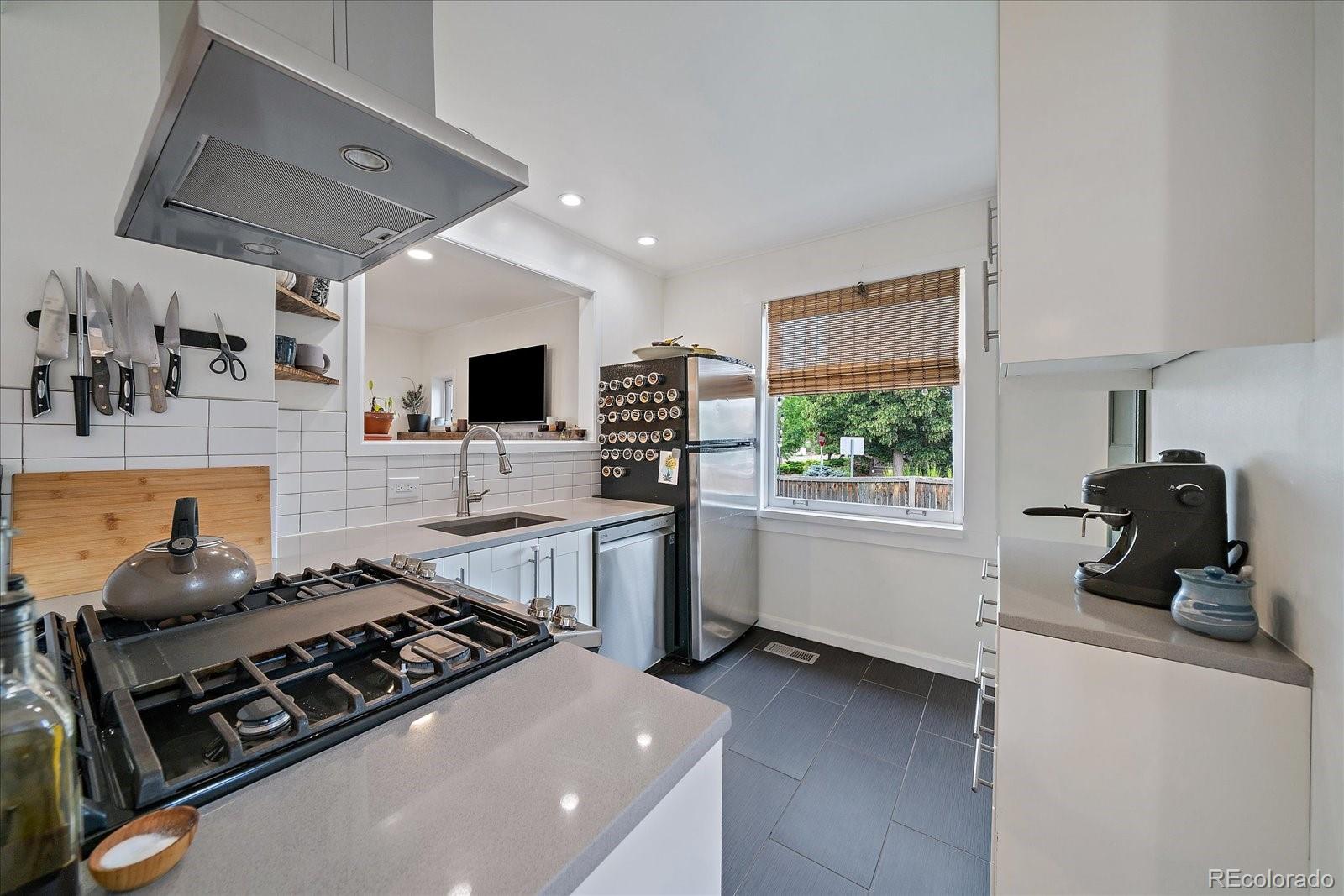 MLS Image #9 for 140 e louisiana avenue,denver, Colorado