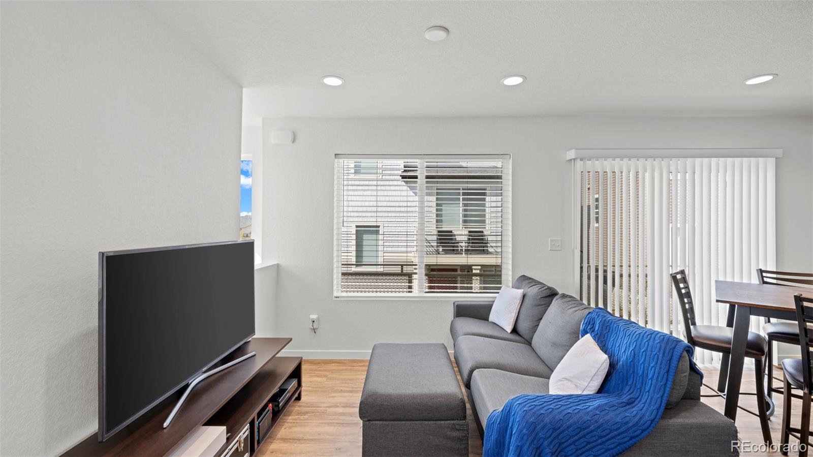MLS Image #3 for 5756  thurless lane,colorado springs, Colorado