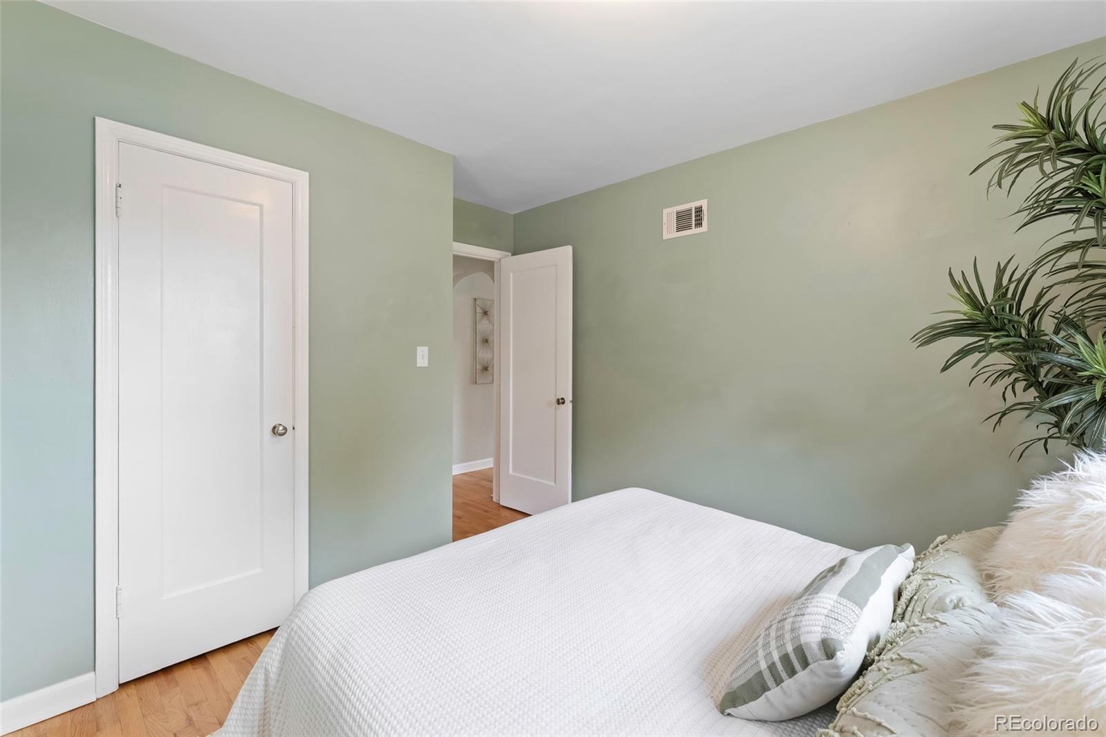 MLS Image #23 for 3766 s bannock street,englewood, Colorado