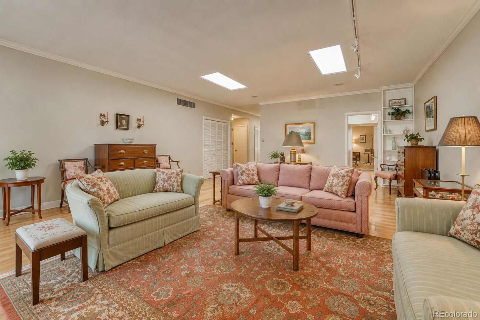 MLS Image #15 for 2800 s university boulevard,denver, Colorado
