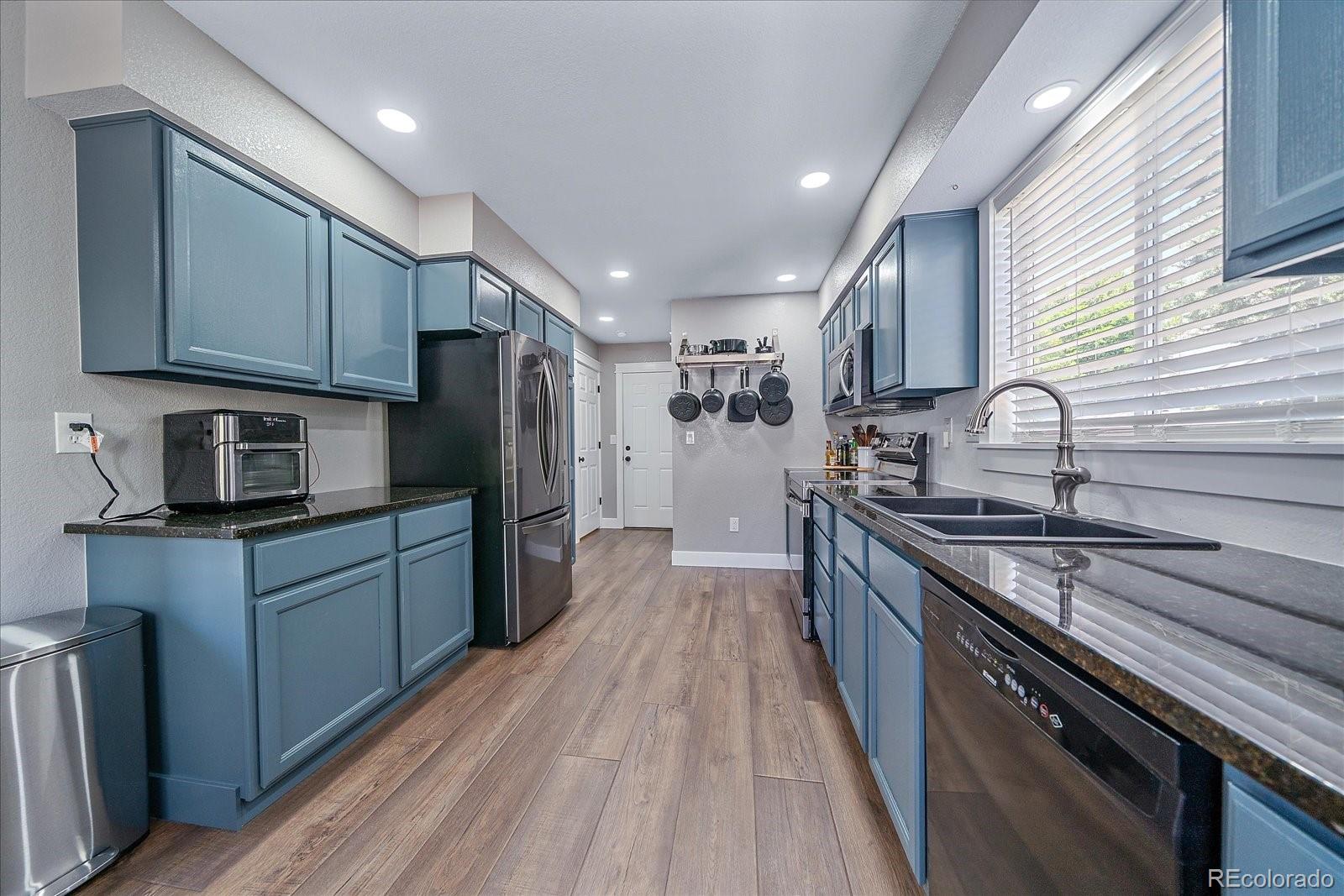 MLS Image #11 for 10518  bellaire street,thornton, Colorado