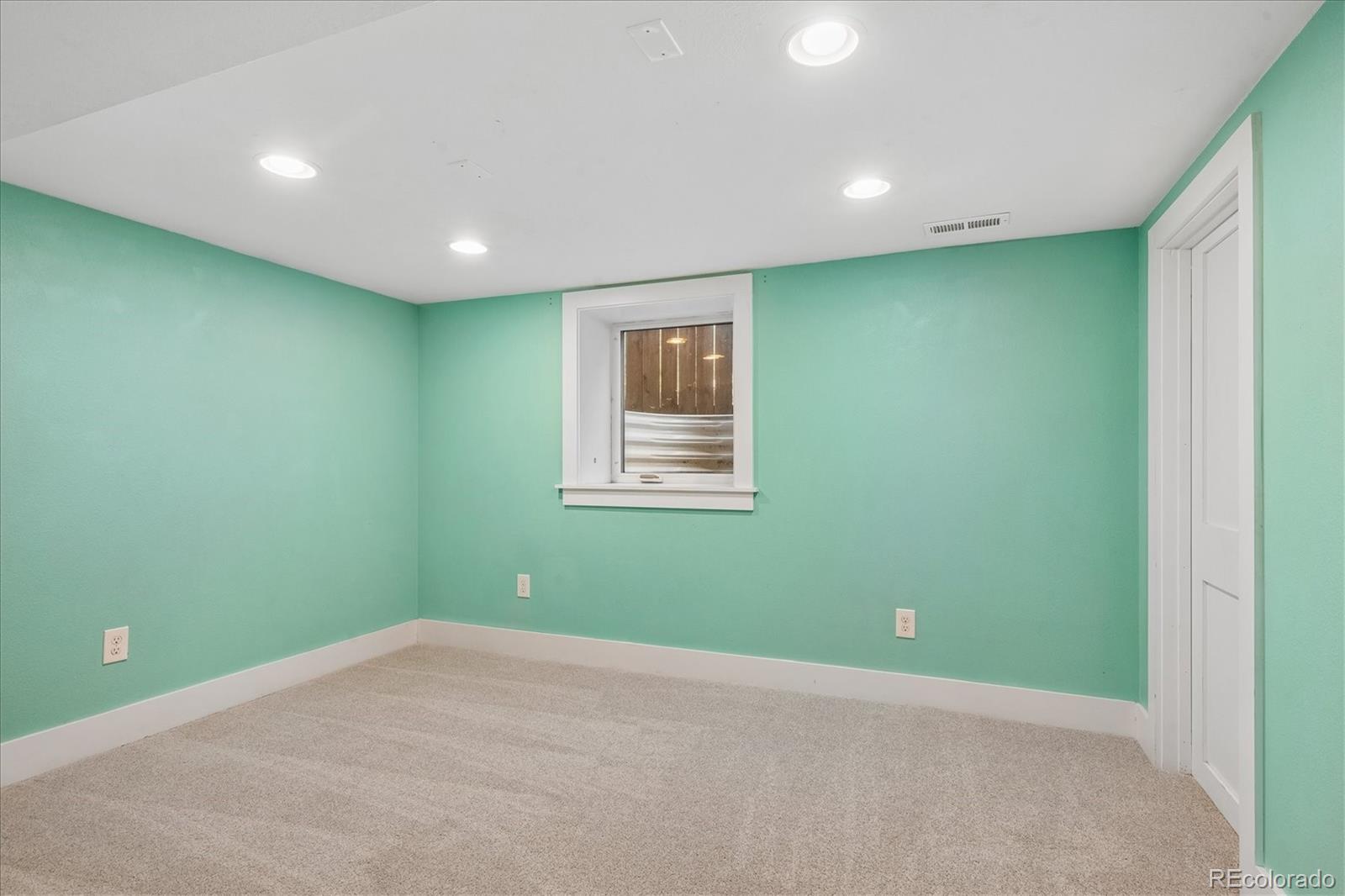 MLS Image #34 for 3515 n vine street,denver, Colorado