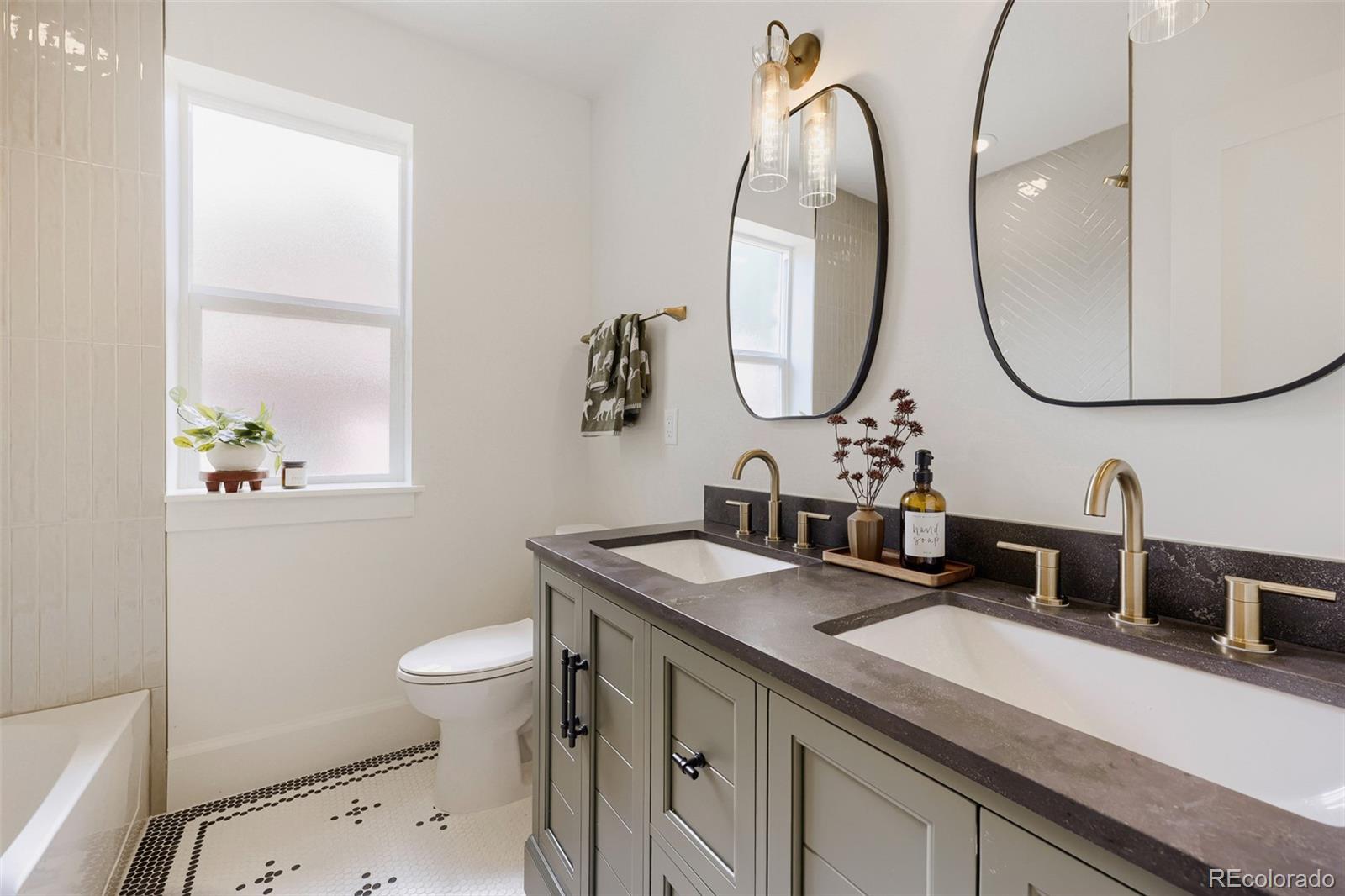 MLS Image #18 for 1274  hudson street,denver, Colorado