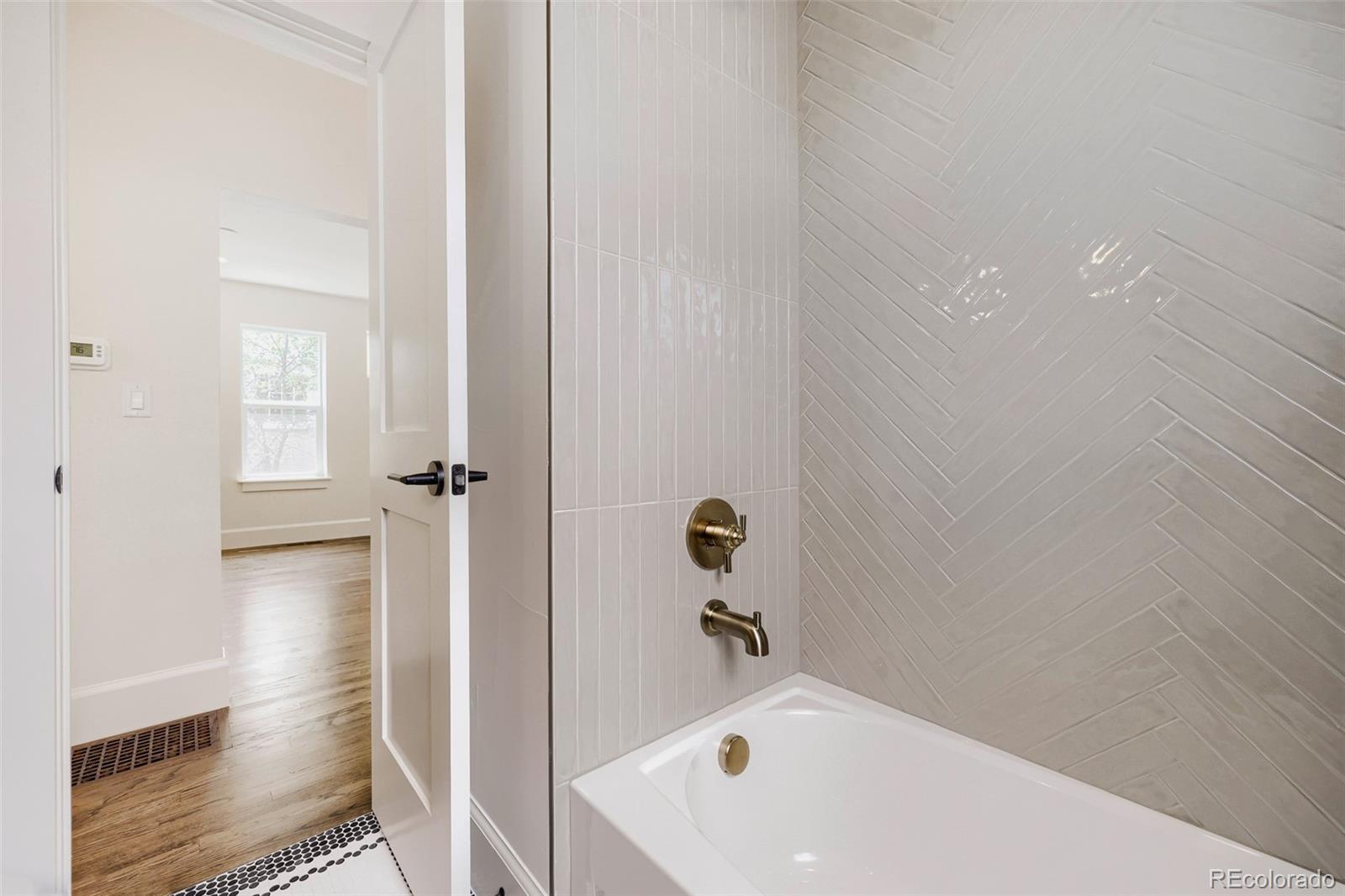 MLS Image #19 for 1274  hudson street,denver, Colorado