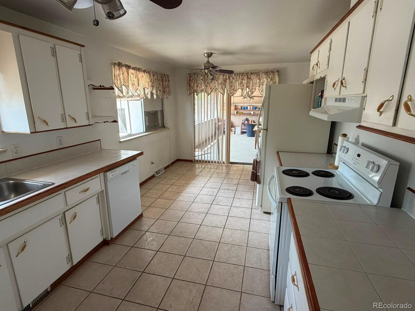 MLS Image #4 for 8252  adams way,denver, Colorado