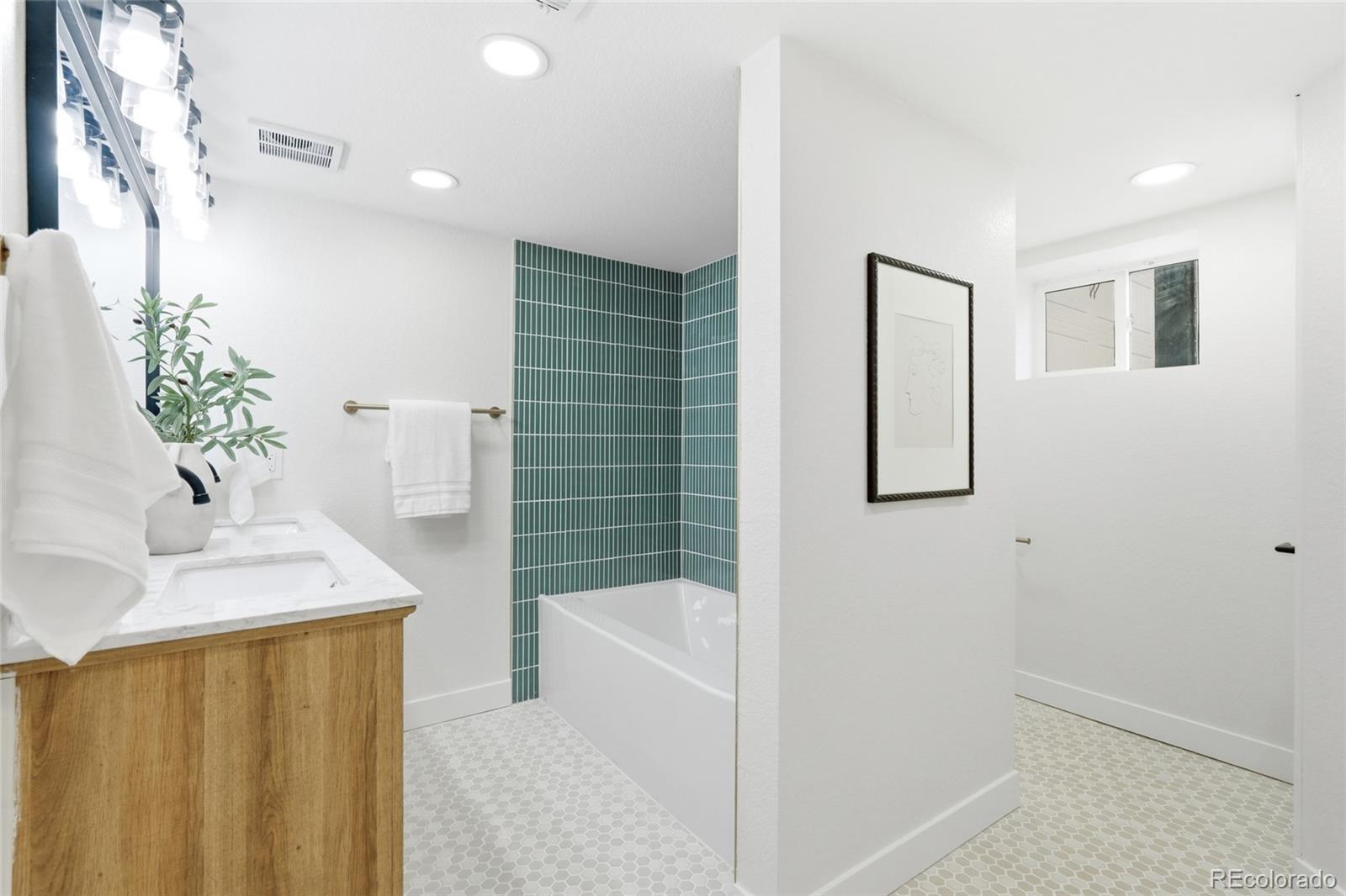 MLS Image #18 for 2575 s lafayette street,denver, Colorado
