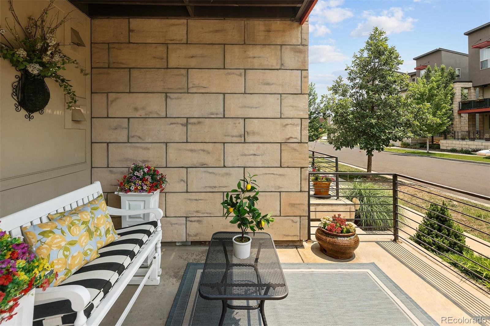 MLS Image #5 for 9035 e 49th place,denver, Colorado