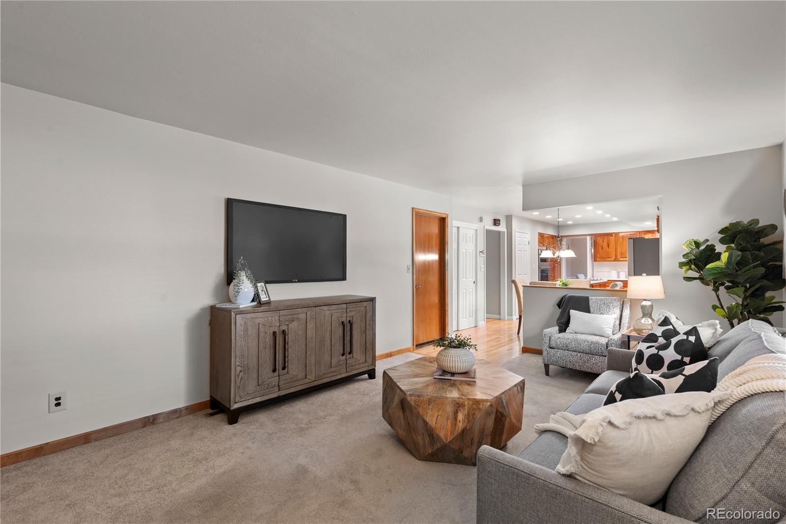 MLS Image #10 for 7045 e costilla drive,englewood, Colorado