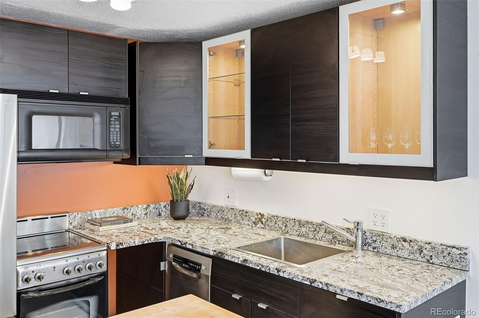 MLS Image #10 for 799  dahlia street,denver, Colorado
