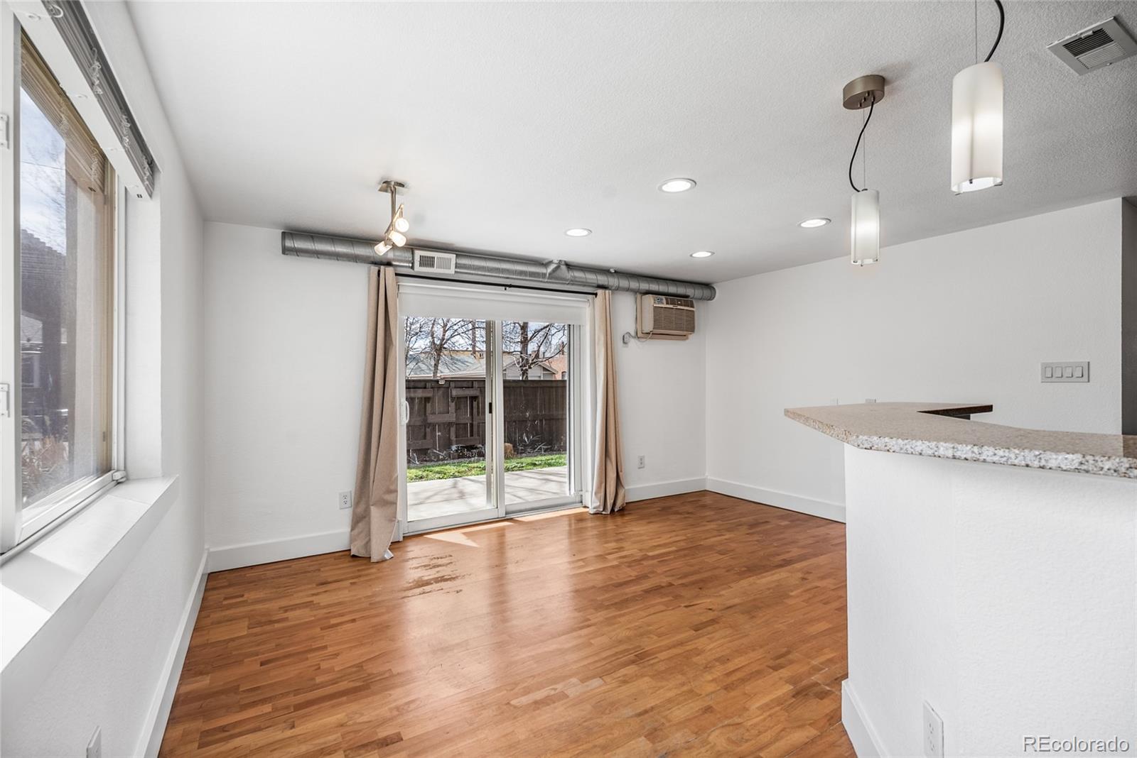 MLS Image #16 for 195 s pennsylvania street 107,denver, Colorado