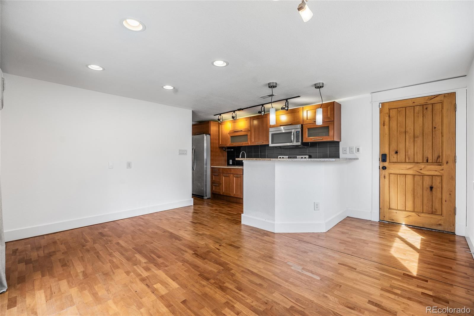 MLS Image #17 for 195 s pennsylvania street 107,denver, Colorado