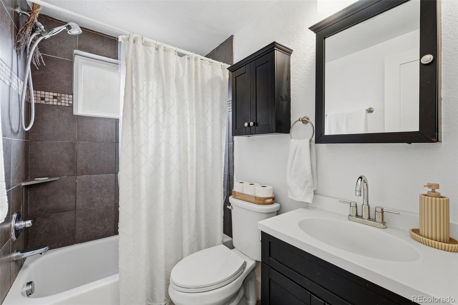 MLS Image #8 for 195 s pennsylvania street 107,denver, Colorado