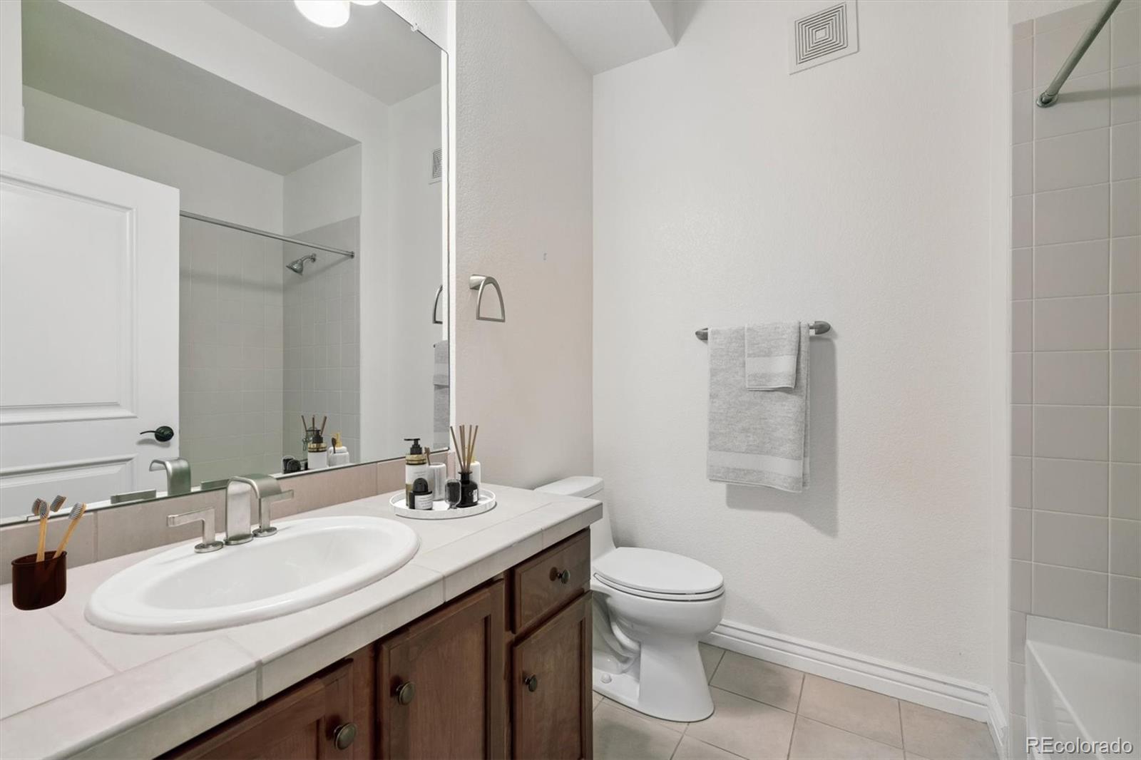 MLS Image #12 for 7820  inverness boulevard,englewood, Colorado