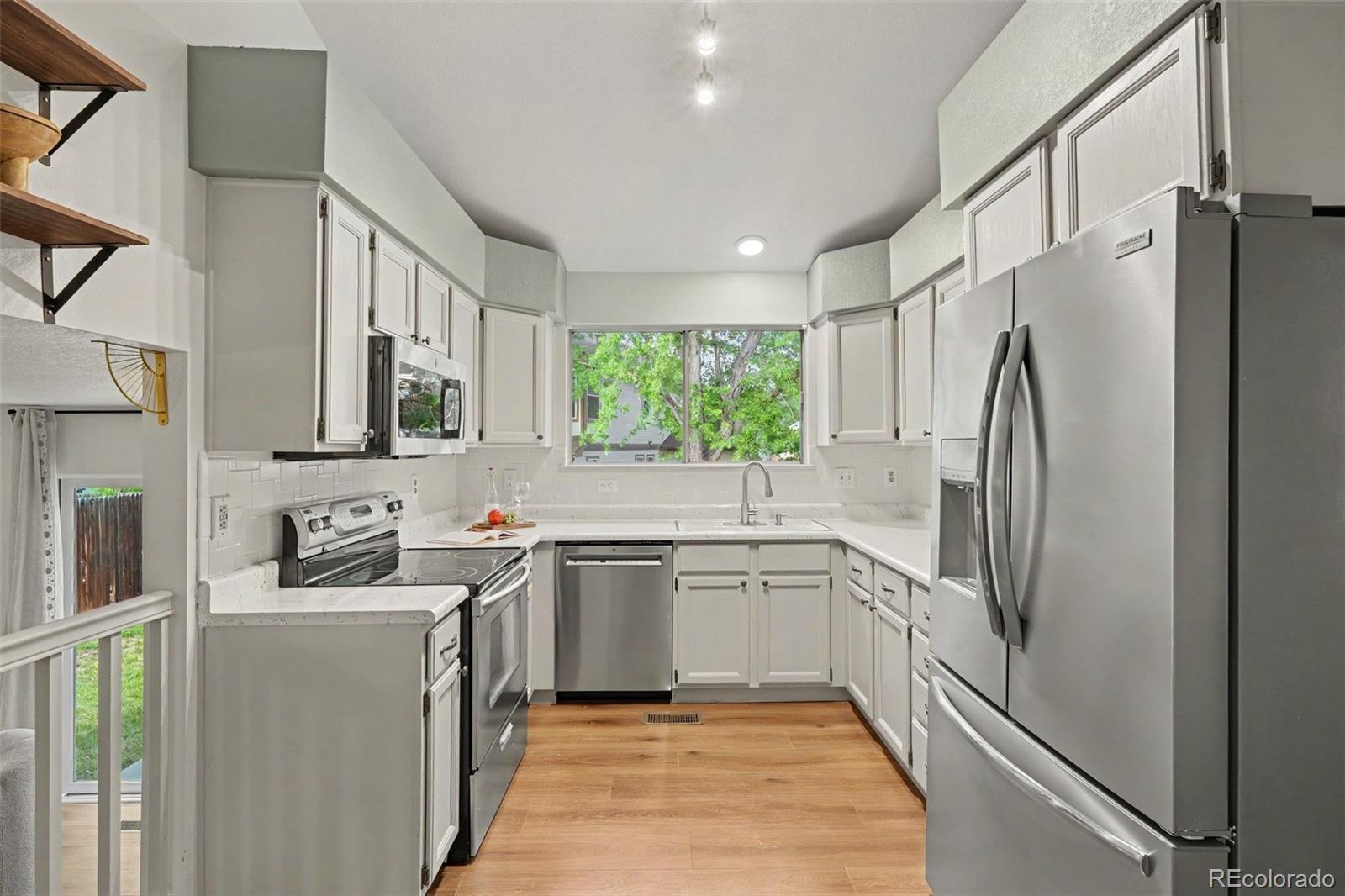 MLS Image #5 for 4886 s argonne street,aurora, Colorado