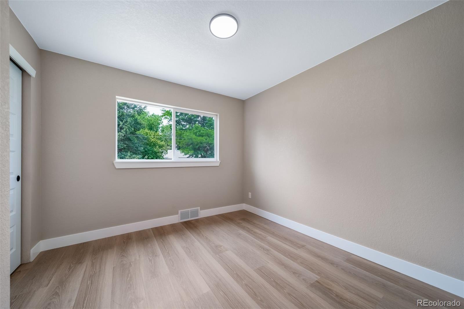 MLS Image #13 for 1210 e bates parkway,englewood, Colorado