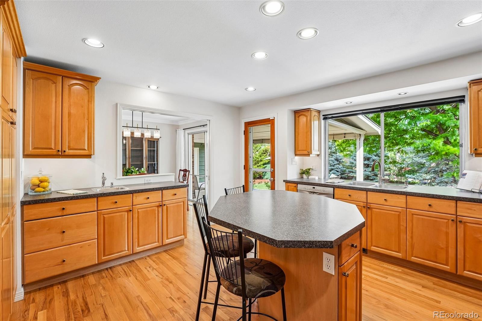 MLS Image #10 for 2720 s chase way,denver, Colorado