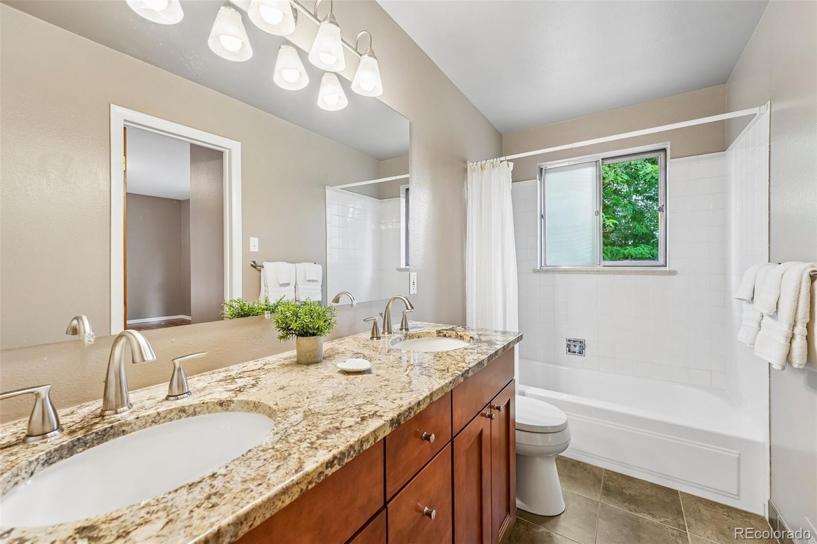 MLS Image #20 for 2720 s chase way,denver, Colorado
