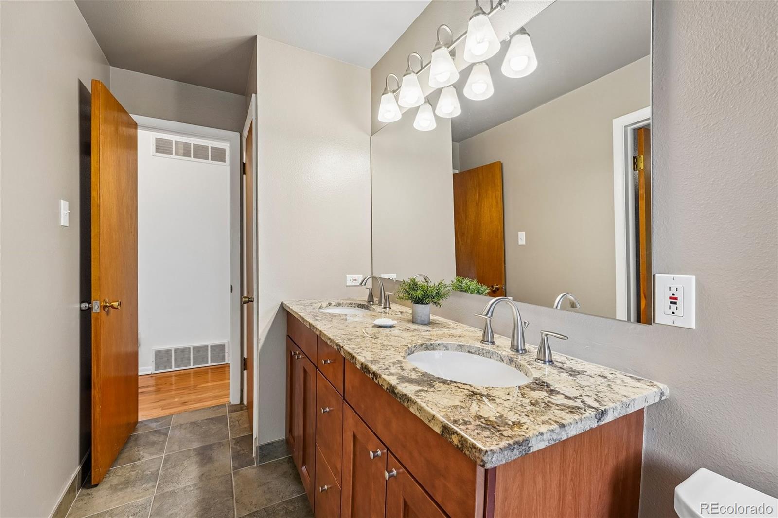 MLS Image #21 for 2720 s chase way,denver, Colorado