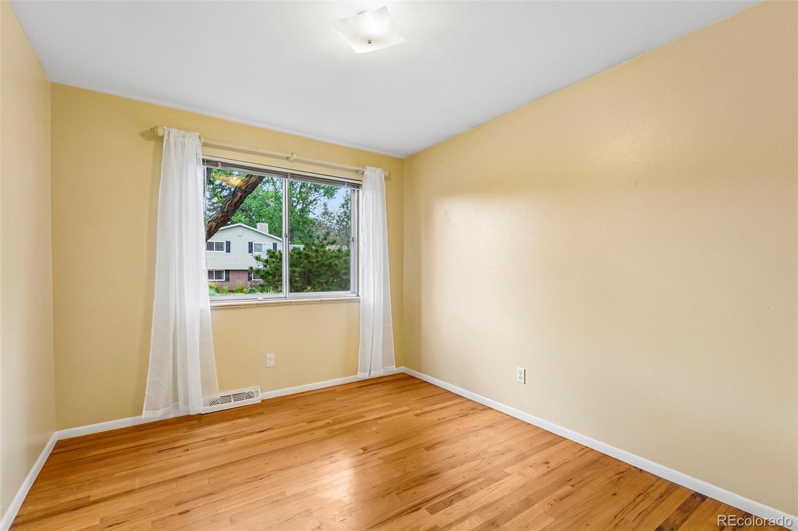 MLS Image #26 for 2720 s chase way,denver, Colorado