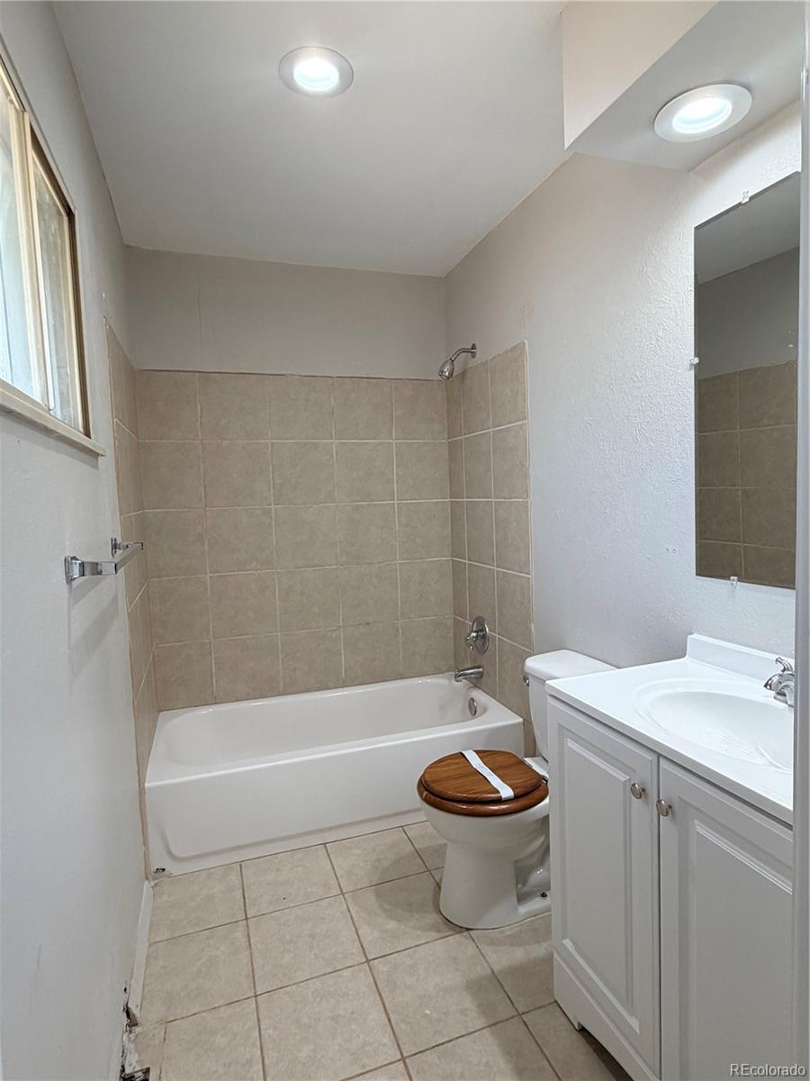 MLS Image #11 for 2137 s nucla way,aurora, Colorado