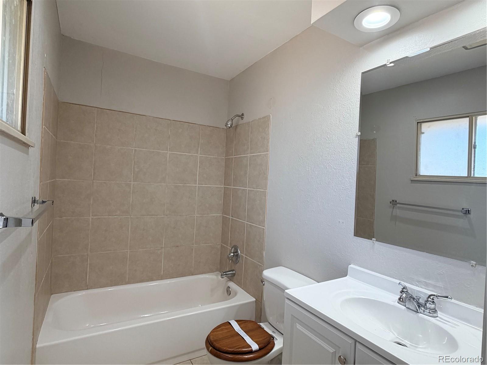 MLS Image #12 for 2137 s nucla way,aurora, Colorado