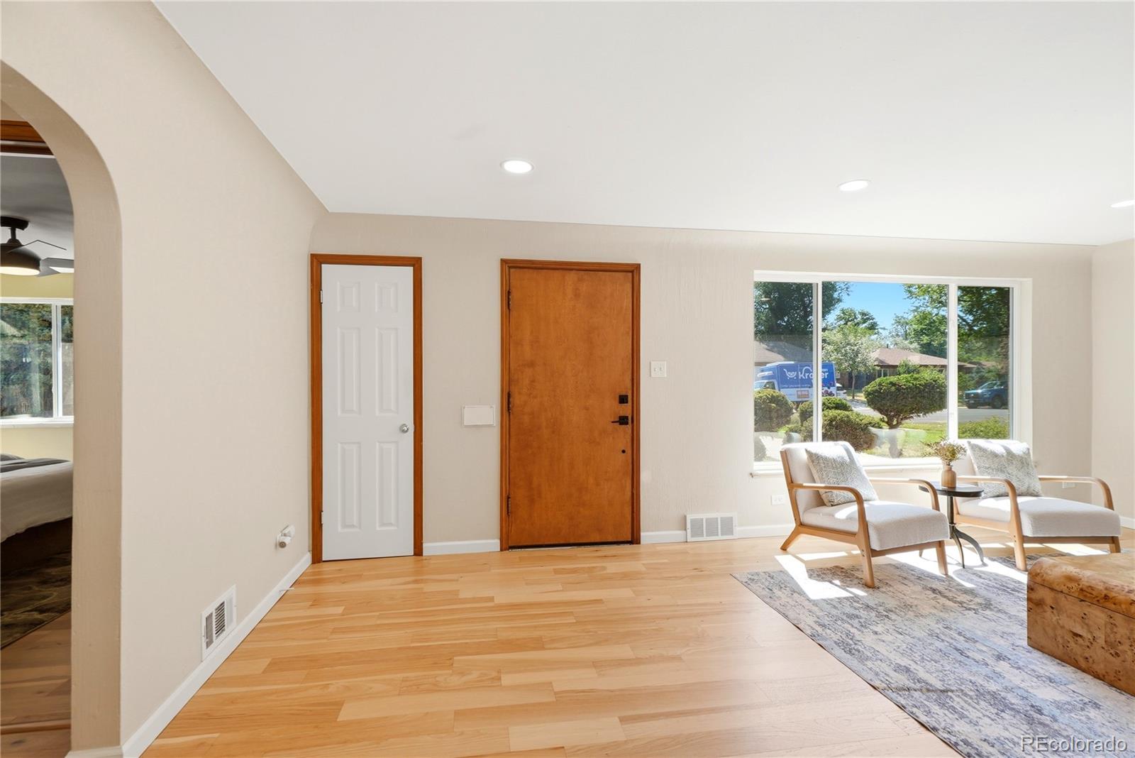 MLS Image #6 for 2127  niagara street,denver, Colorado