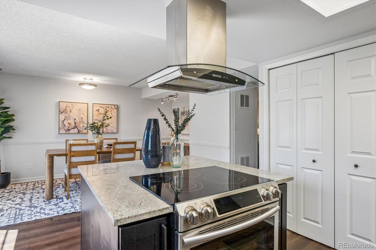 MLS Image #10 for 3952 s yosemite street,denver, Colorado