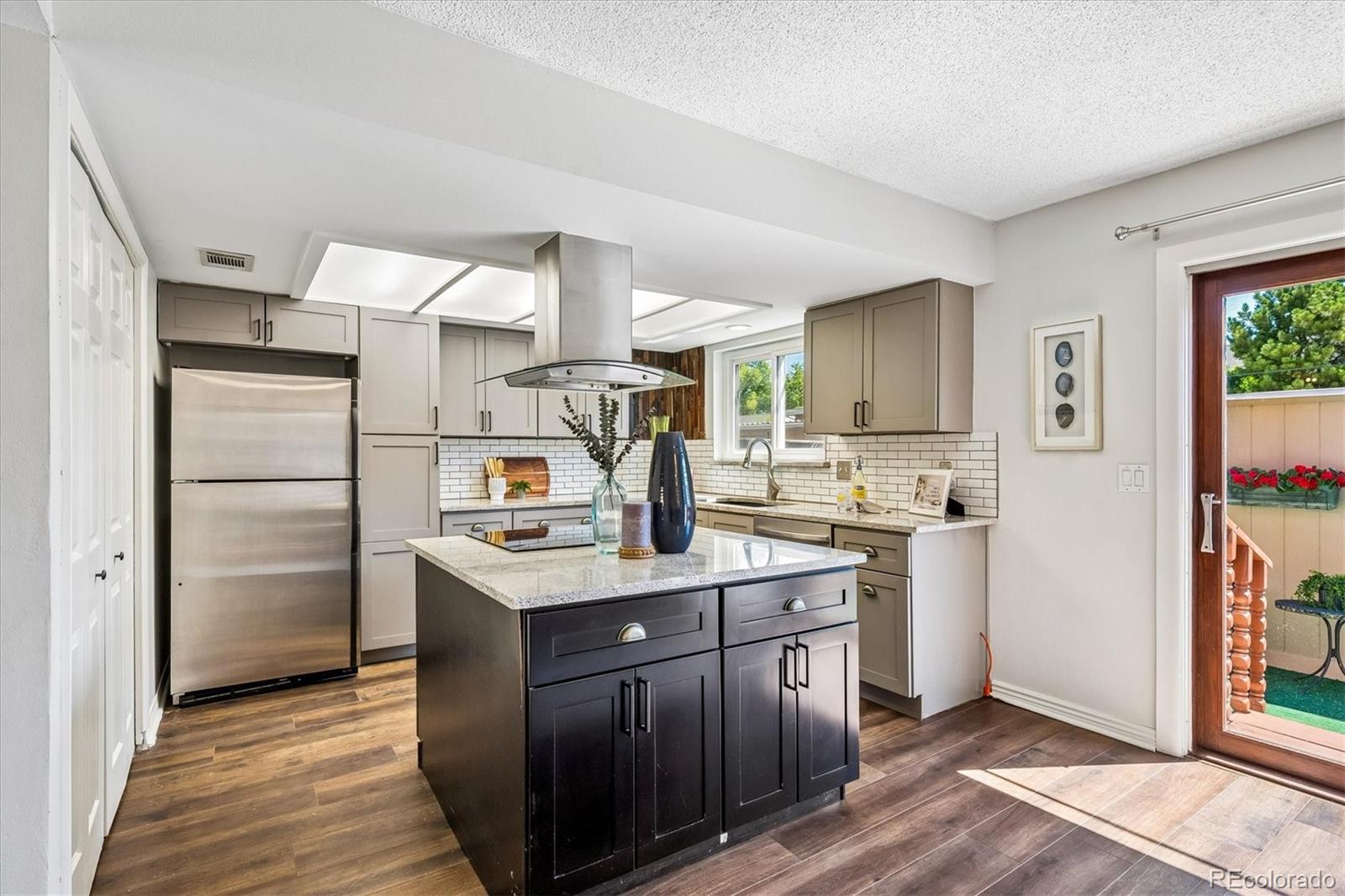 MLS Image #2 for 3952 s yosemite street,denver, Colorado
