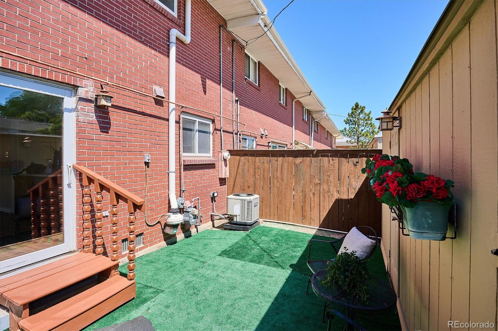 MLS Image #26 for 3952 s yosemite street,denver, Colorado