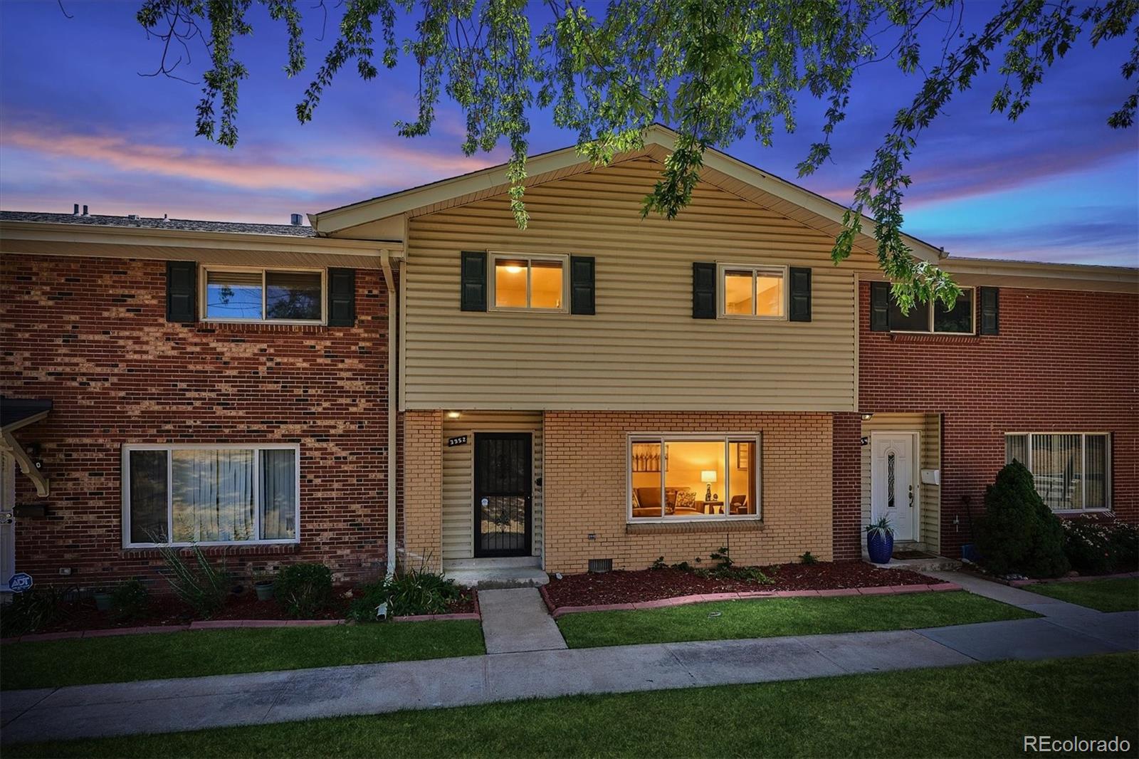 MLS Image #28 for 3952 s yosemite street,denver, Colorado