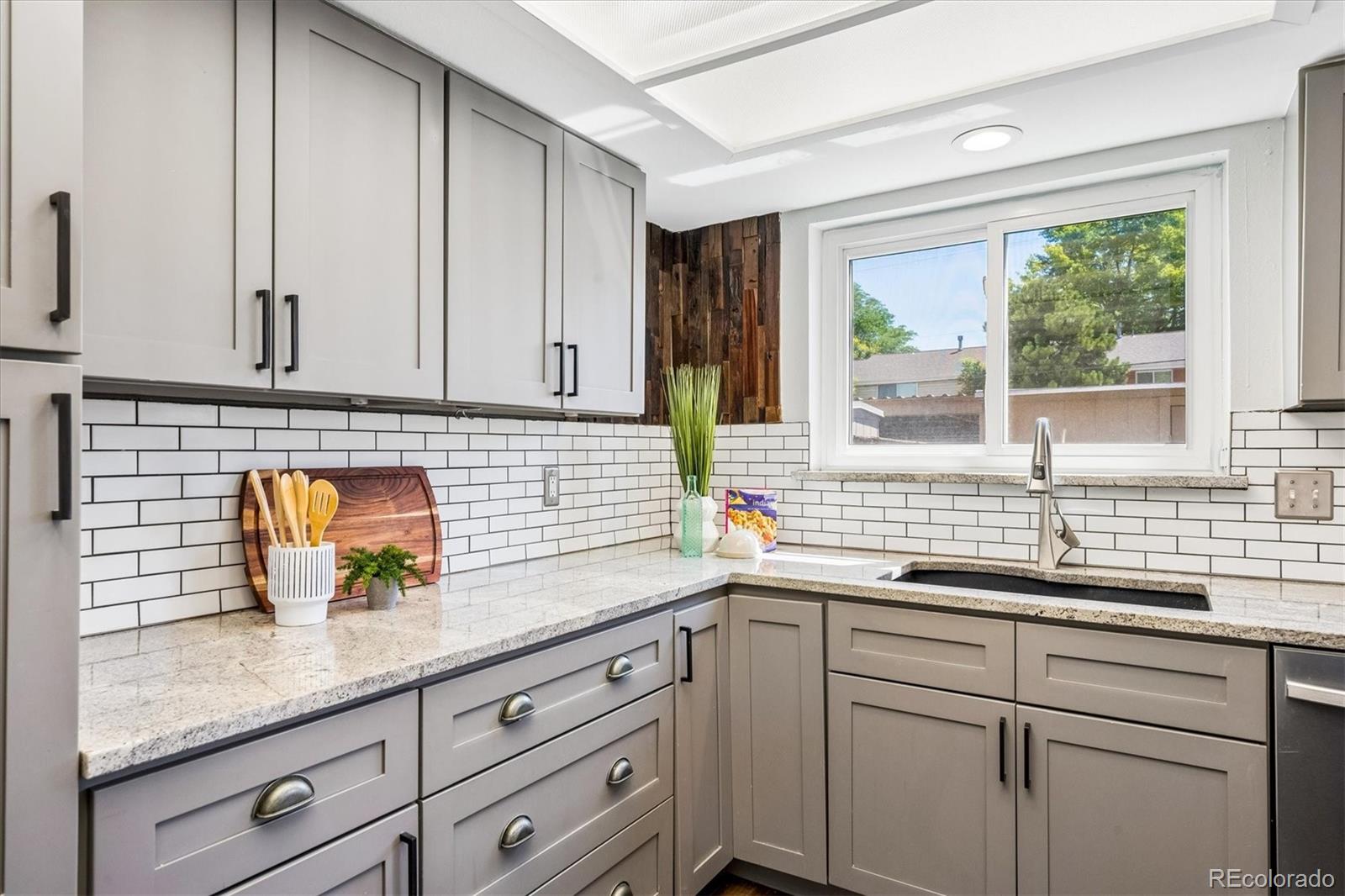 MLS Image #3 for 3952 s yosemite street,denver, Colorado