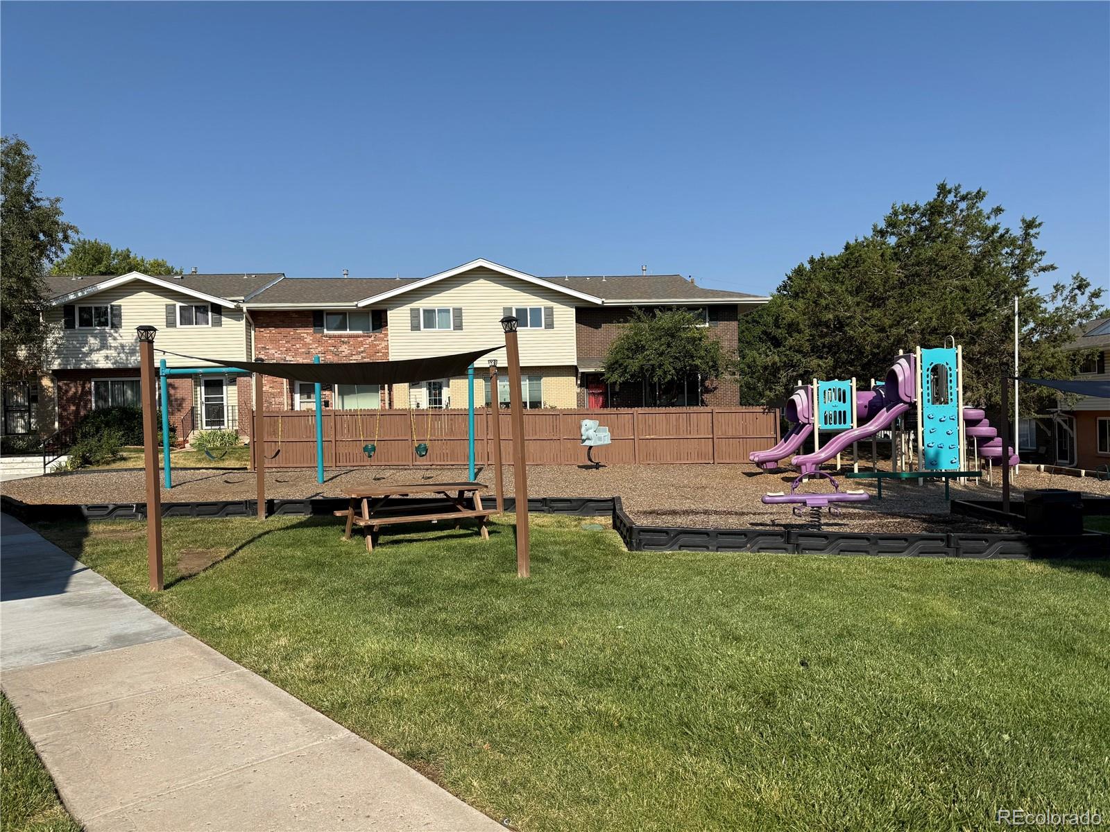 MLS Image #38 for 3952 s yosemite street,denver, Colorado