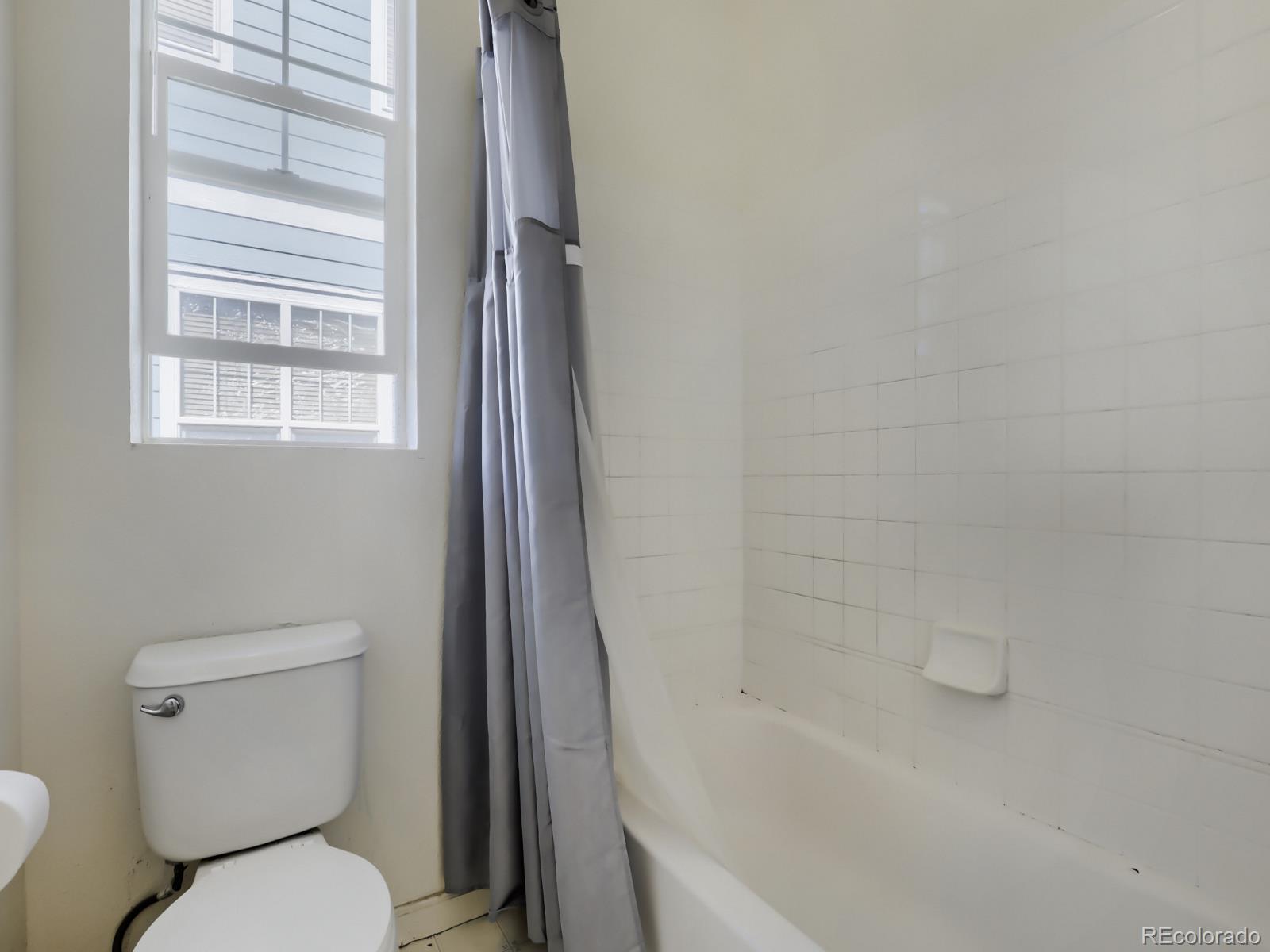 MLS Image #4 for 20026 e lasalle drive,aurora, Colorado