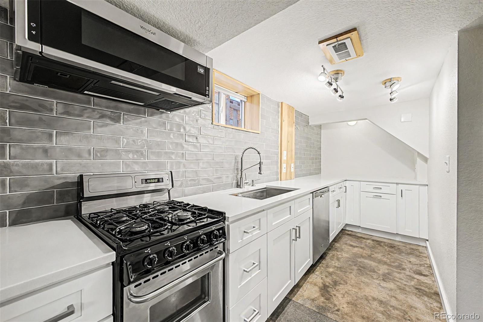 MLS Image #16 for 1550  ames street,denver, Colorado