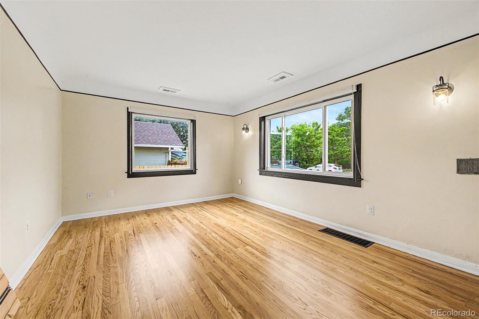MLS Image #3 for 1550  ames street,denver, Colorado