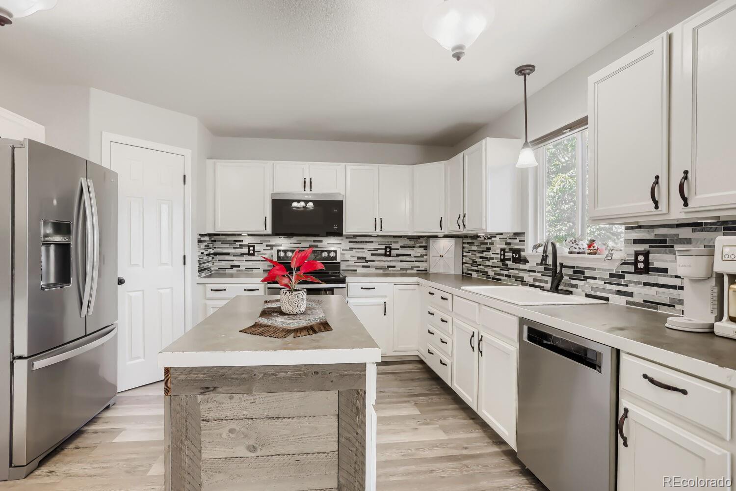 MLS Image #13 for 453  wrybill court,loveland, Colorado