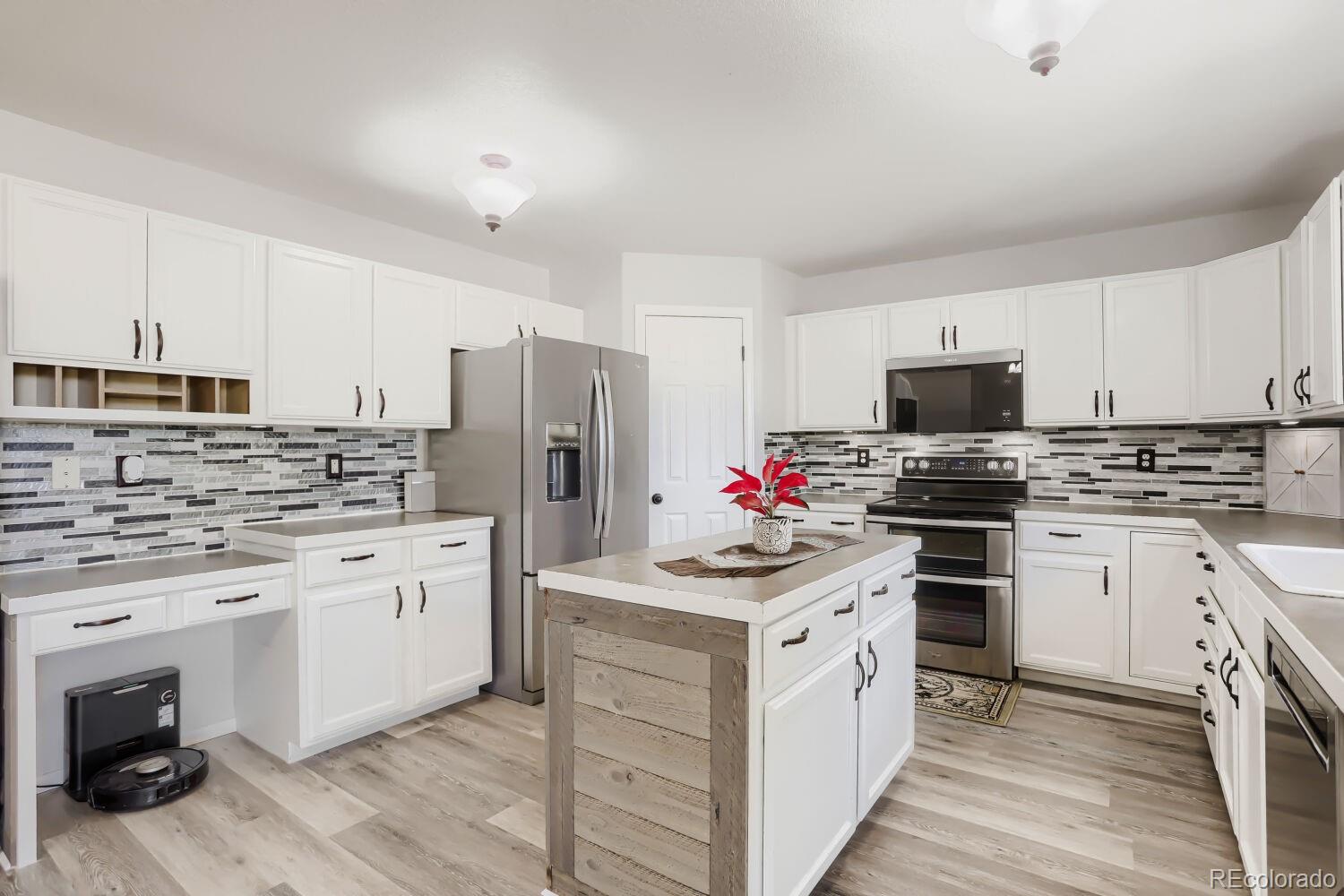 MLS Image #14 for 453  wrybill court,loveland, Colorado