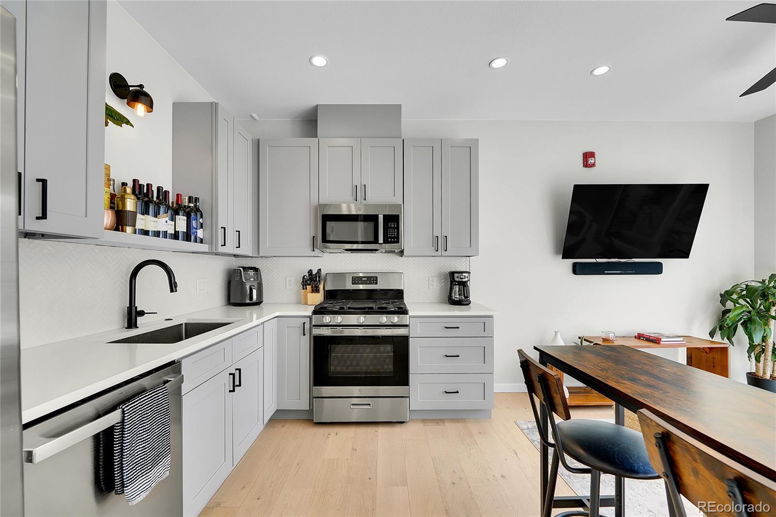 MLS Image #5 for 2025 w 42nd avenue,denver, Colorado