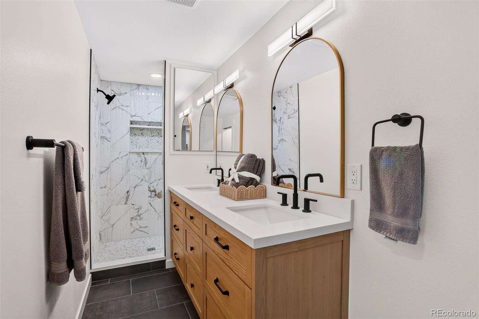 MLS Image #18 for 3014 s cook street,denver, Colorado